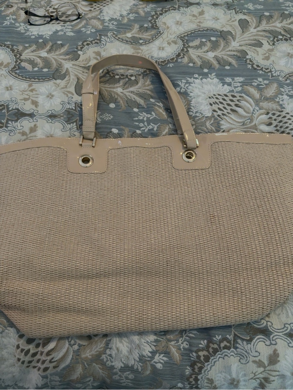 Versace Parfums GWP Tote Bag Blush Beige Woven Patent Shoulder Bag - Picture 3 of 4